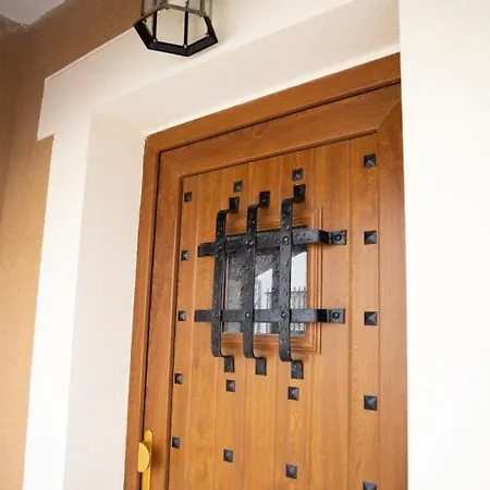 La Casa De Los Bisa Holiday home Sanchidrian